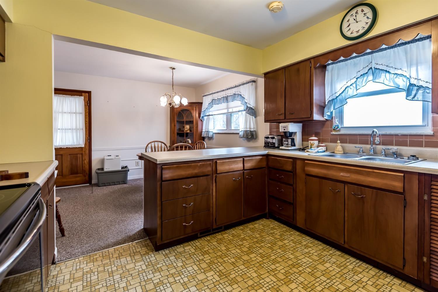 5857 Hendrickson Road Franklin, OH 45005 - Photo 10 of 32 Gallery Image 10