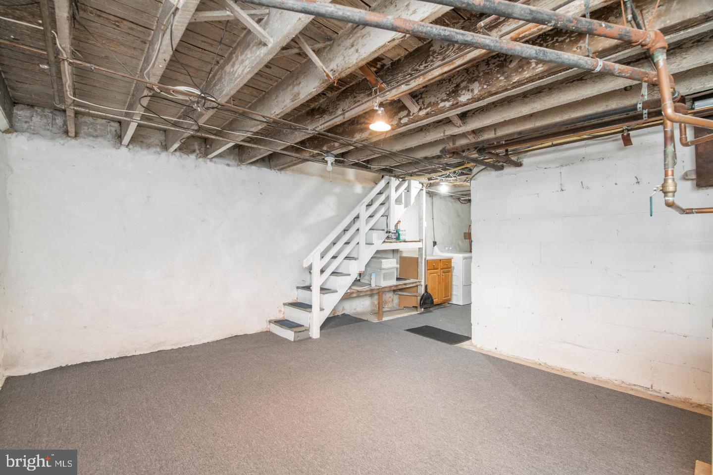 763 Humphreys Road Ardmore, PA 19003 - Photo 20 of 28 a view of empty room with stairs
