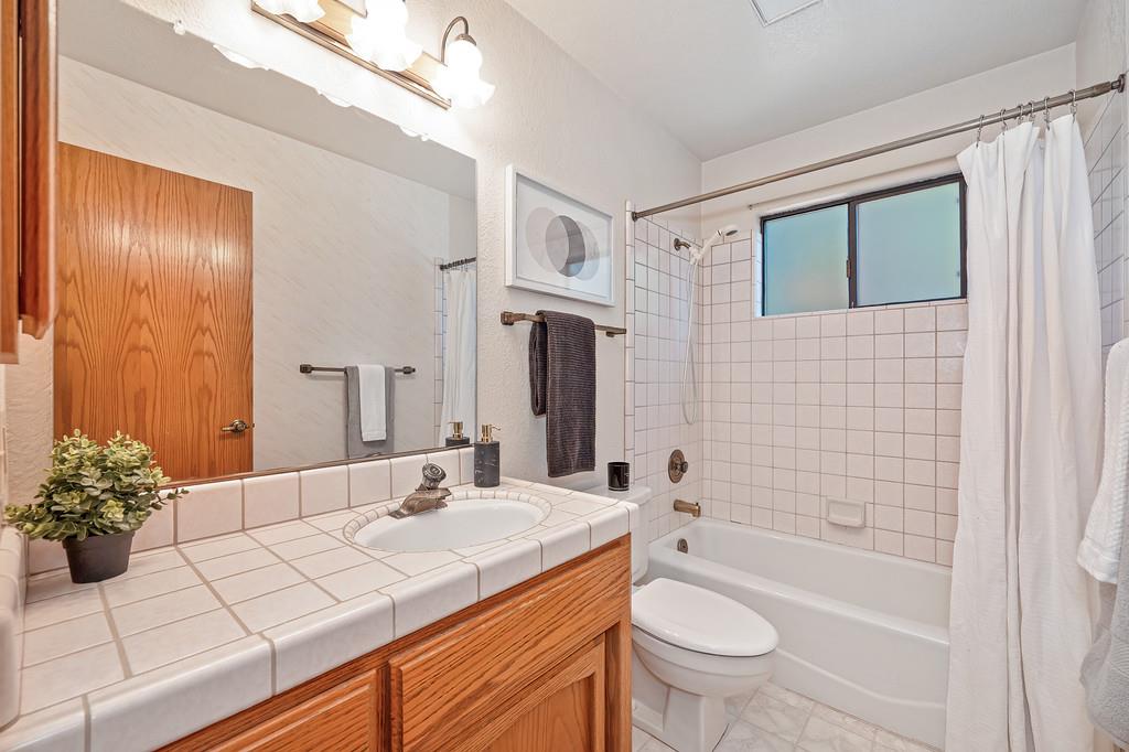 4124 Mindt Court Carmichael, CA 95608 - Photo 9 of 52