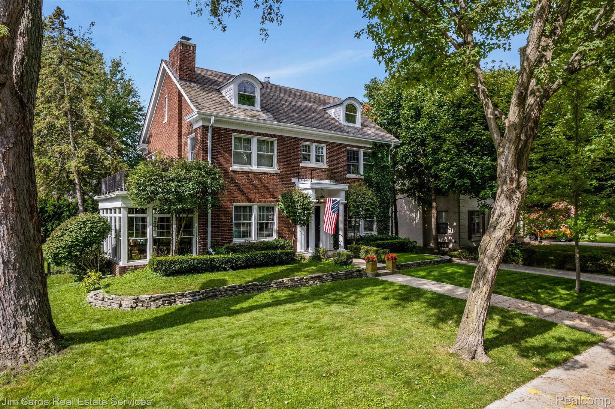 781 Bedford Road Grosse Pointe, MI 48230 - Photo 2 of 28 Gallery Image 2
