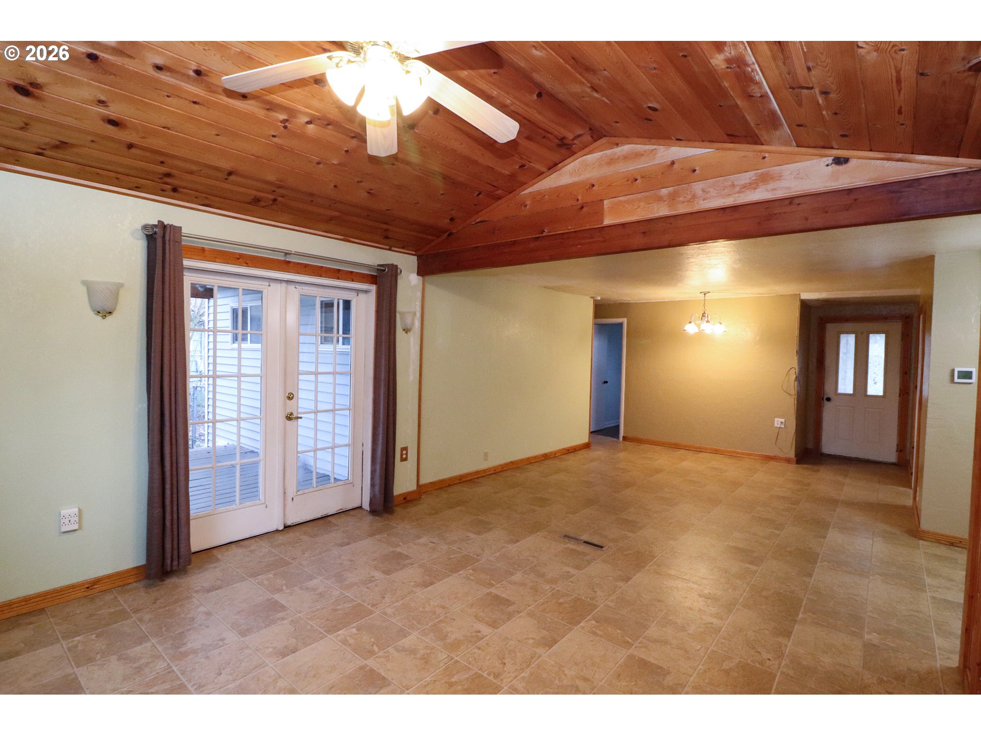 624 Tinamou Lane Springfield, OR 97477 - Photo 7 of 39