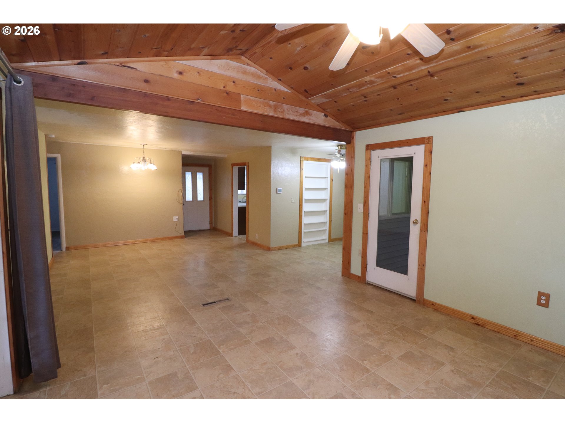 624 Tinamou Lane Springfield, OR 97477 - Photo 8 of 39