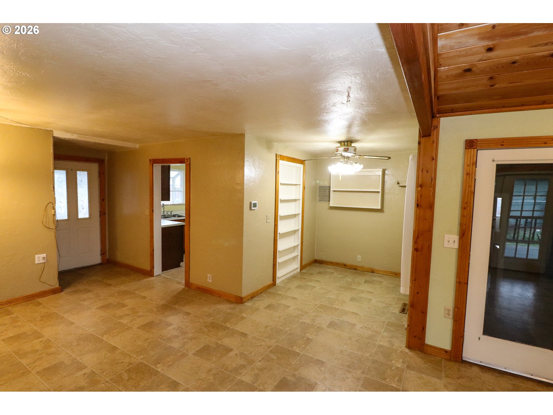 624 Tinamou Lane Springfield, OR 97477 - Photo 9 of 39