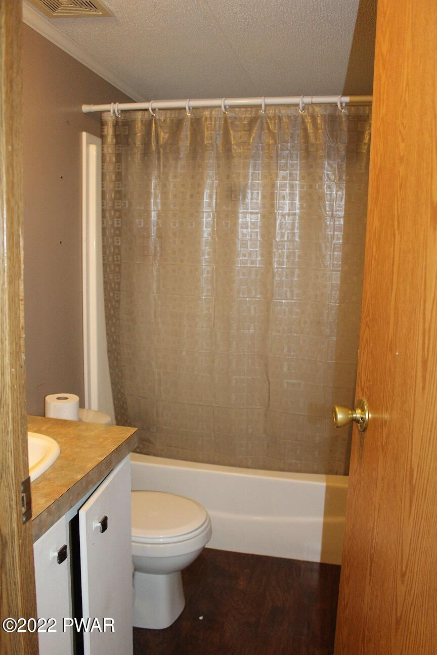 477 Sterling Road Newfoundland, PA 18445 - Photo 17 of 27 Bath