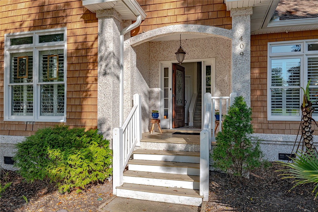 409 Colley Lane St. Simons Island, GA 31522 - Photo 2 of 18 Entry