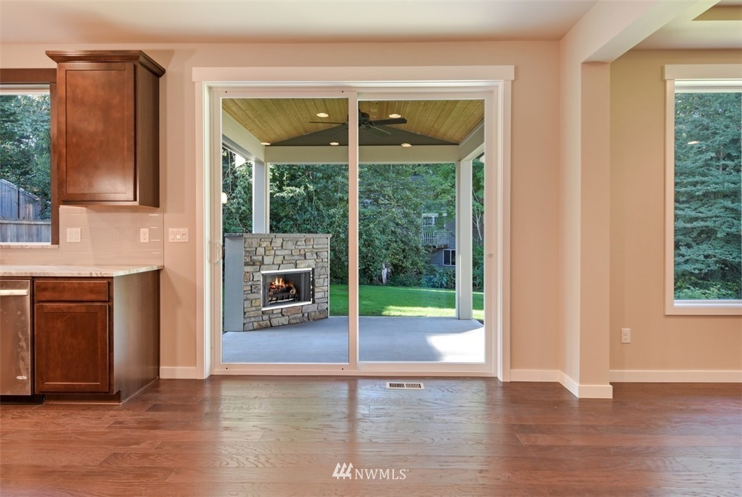 17928 Circle Drive Bothell, WA 98011 - Photo 5 of 23 Gallery Image 5