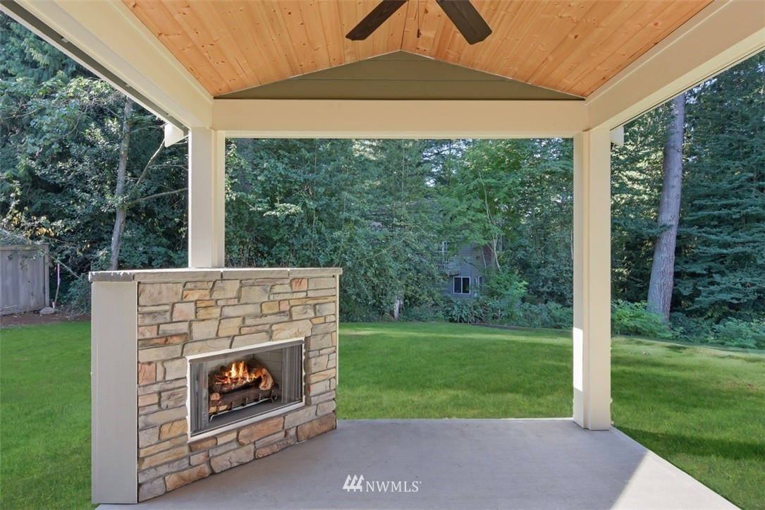 17928 Circle Drive Bothell, WA 98011 - Photo 6 of 23 Gallery Image 6