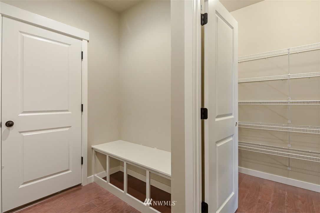 17928 Circle Drive Bothell, WA 98011 - Photo 9 of 23 Gallery Image 9