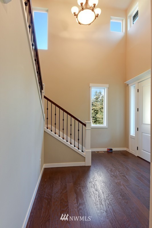 17928 Circle Drive Bothell, WA 98011 - Photo 10 of 23 Gallery Image 10