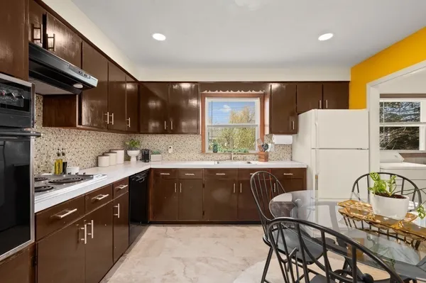 $429,900 | 19 Juniper Street, Lowell, MA 01852