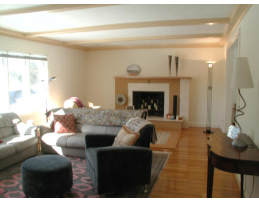 7 Lathrop Road Wellesley, MA 02482 - Photo 7 of 13