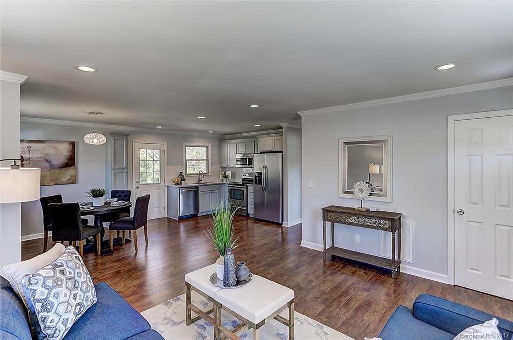 4301 Colebrook Road, Unit 9 Charlotte, NC 28215 - Photo 4 of 18 Gallery Image 4