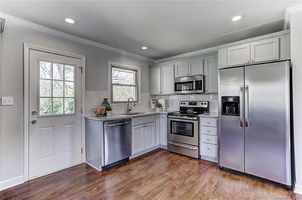 4301 Colebrook Road, Unit 9 Charlotte, NC 28215 - Photo 8 of 18 Gallery Image 8