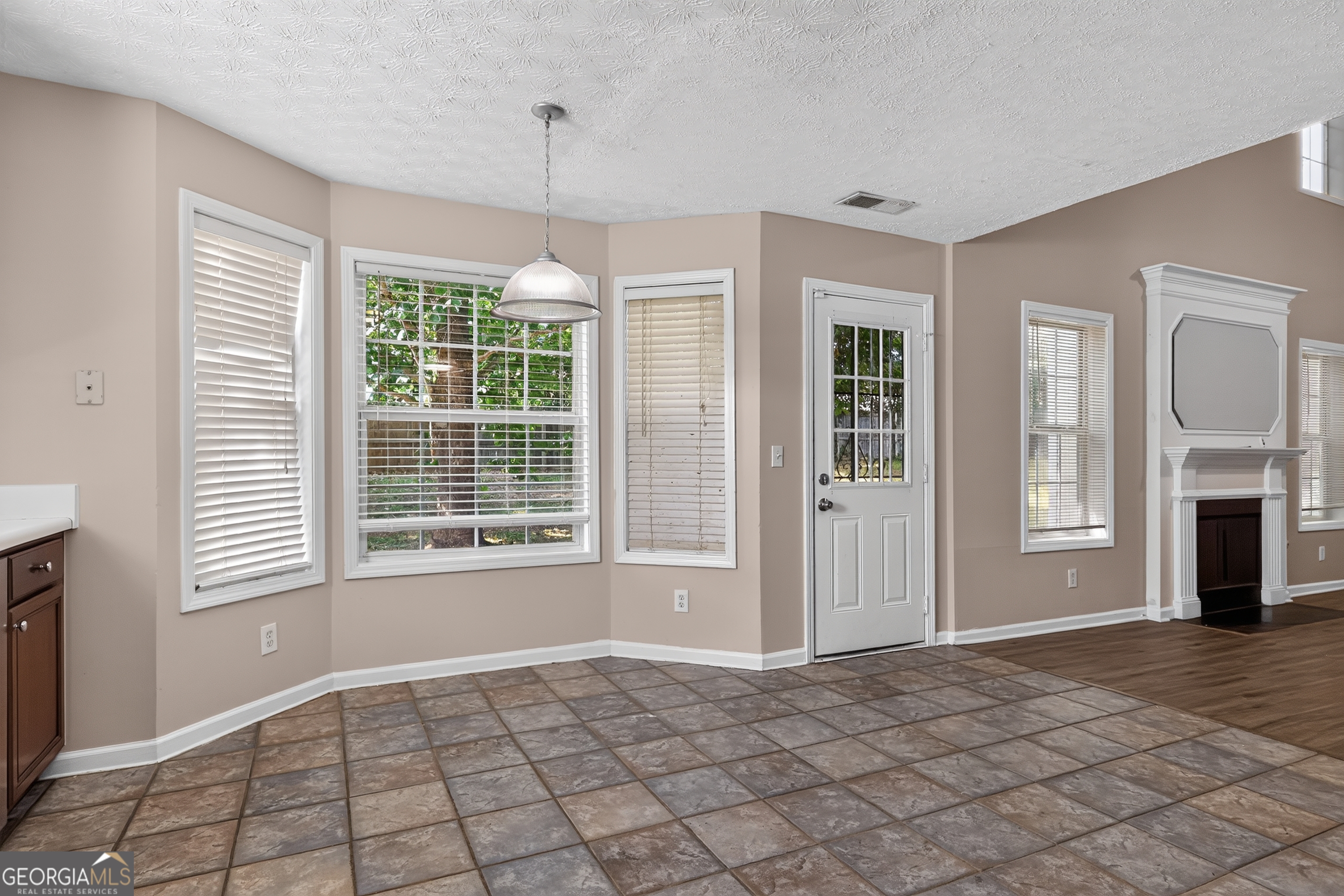 2122 Silva Way Conley, GA 30288 - Photo 10 of 31