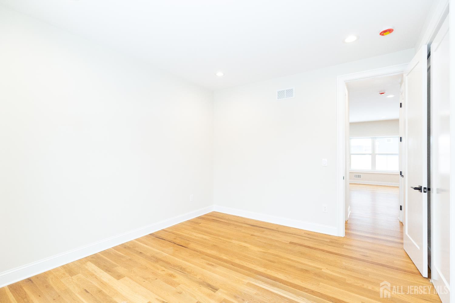 86 Albert Avenue Edison, NJ 08837 - Photo 26 of 73