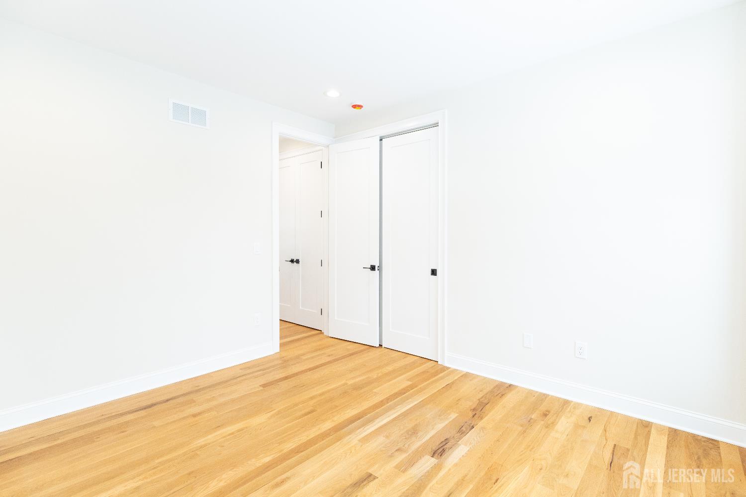 86 Albert Avenue Edison, NJ 08837 - Photo 27 of 73