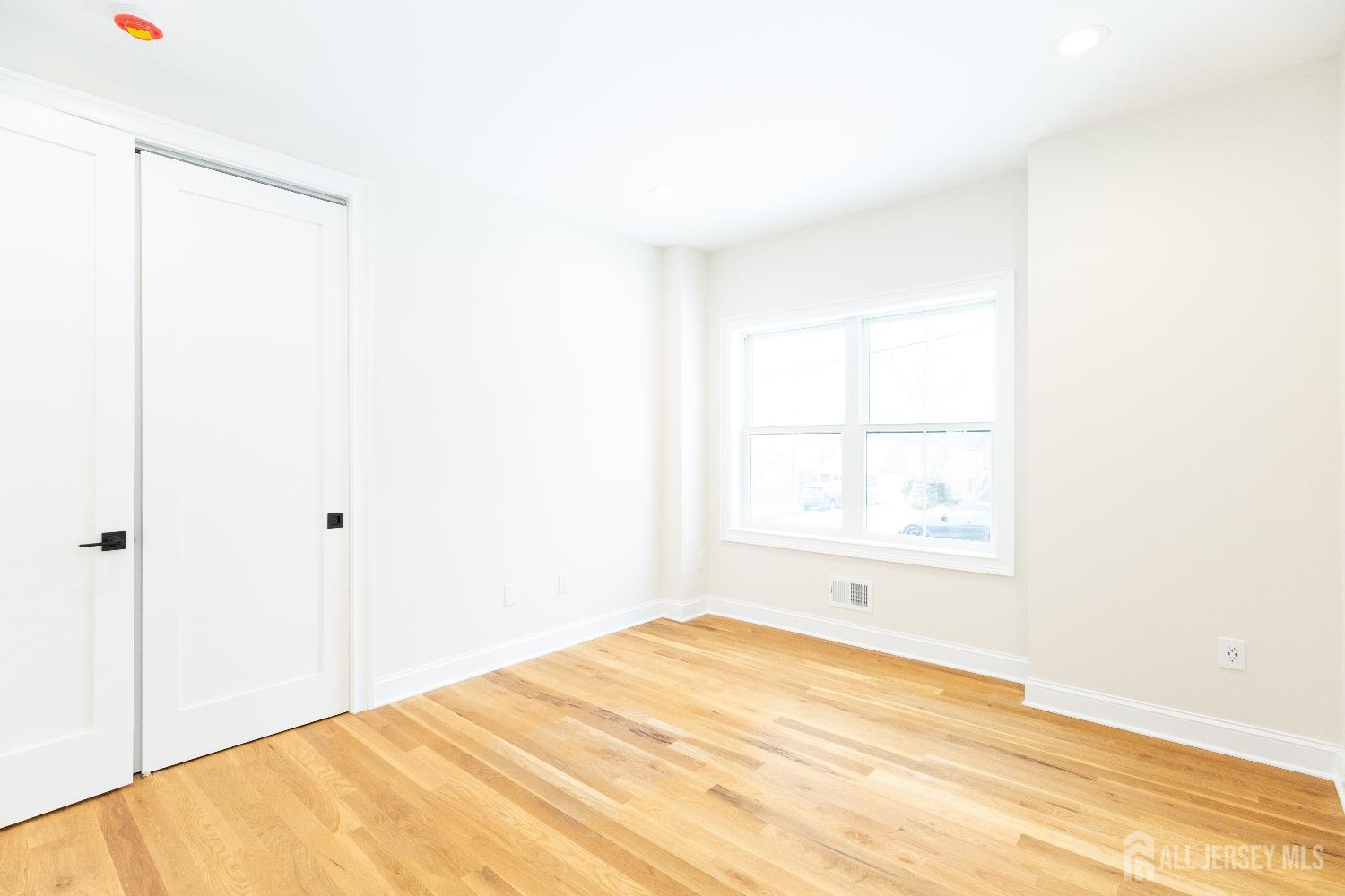 86 Albert Avenue Edison, NJ 08837 - Photo 28 of 73