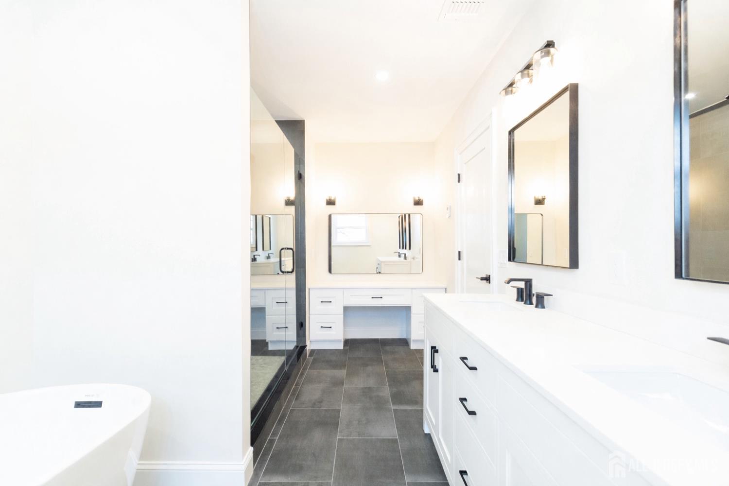 86 Albert Avenue Edison, NJ 08837 - Photo 41 of 73