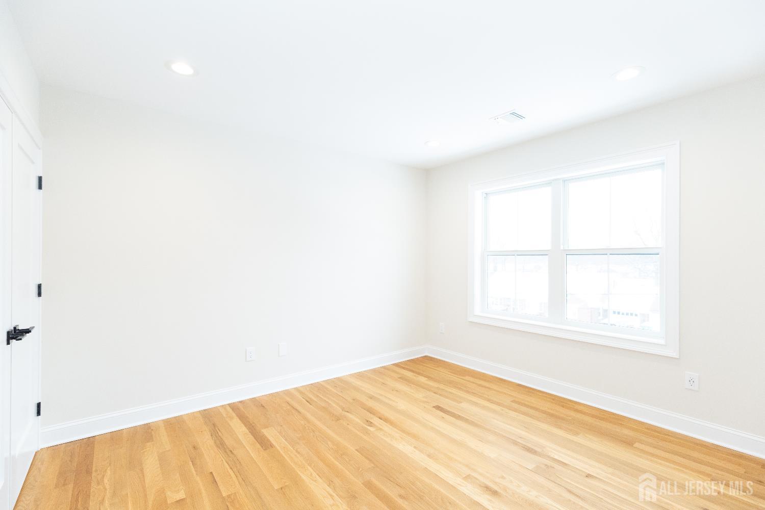 86 Albert Avenue Edison, NJ 08837 - Photo 55 of 73