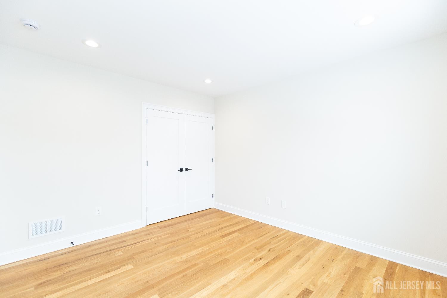 86 Albert Avenue Edison, NJ 08837 - Photo 56 of 73