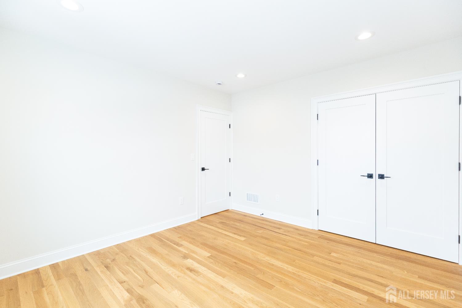 86 Albert Avenue Edison, NJ 08837 - Photo 57 of 73