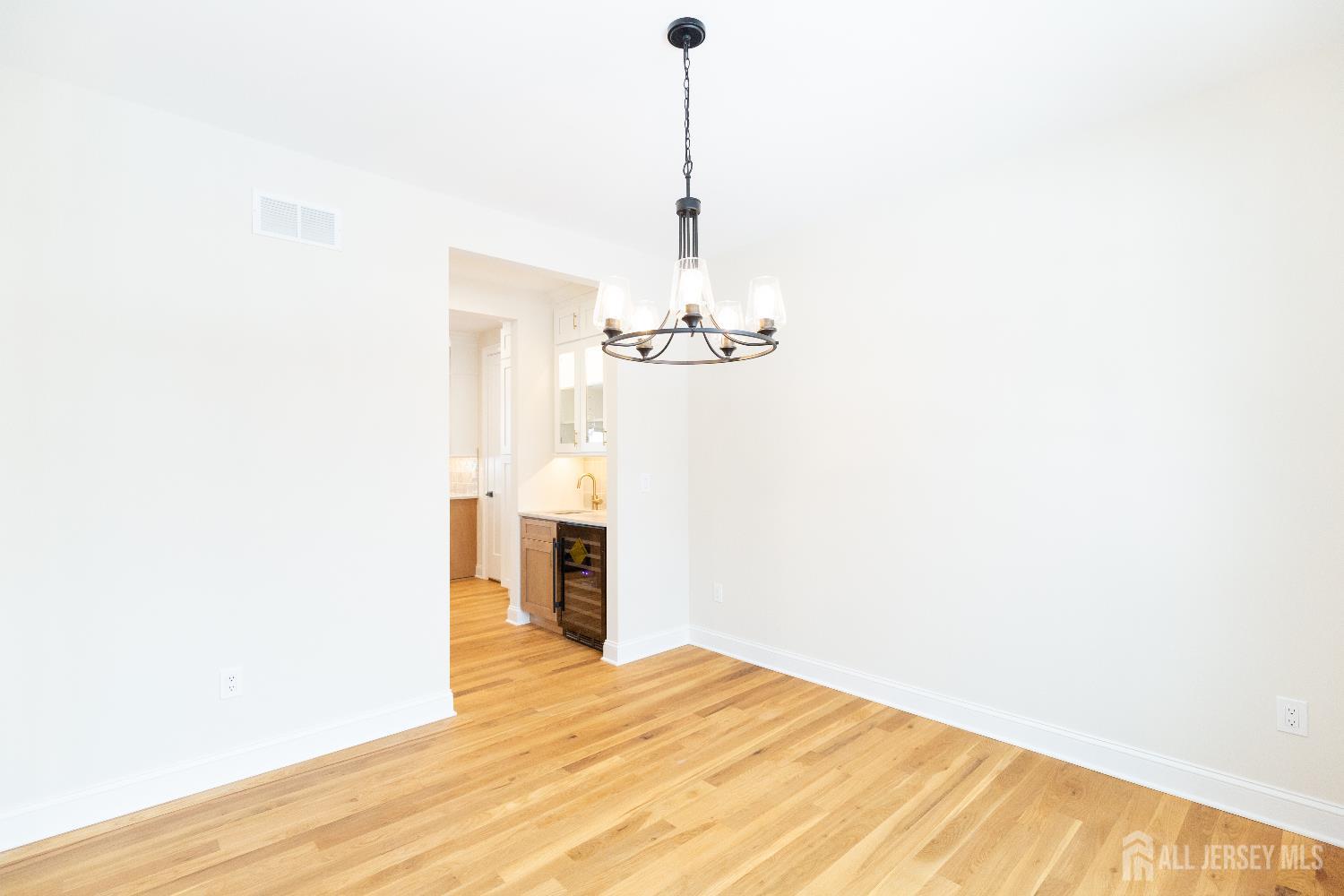 86 Albert Avenue Edison, NJ 08837 - Photo 8 of 73