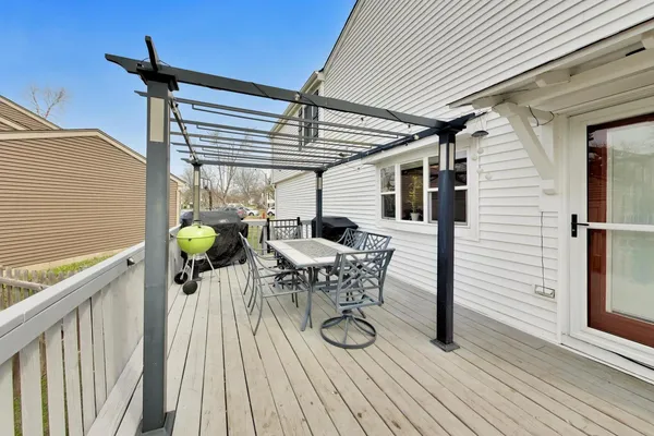 $599,000 | 5083 Chambers Drive, Hoffman Estates, IL 60010