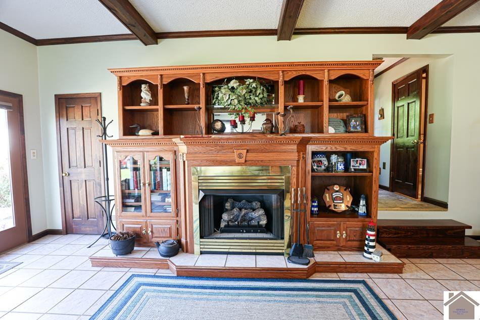 8835 Harris Road West Paducah, KY 42086 - Photo 22 of 35 Family Room