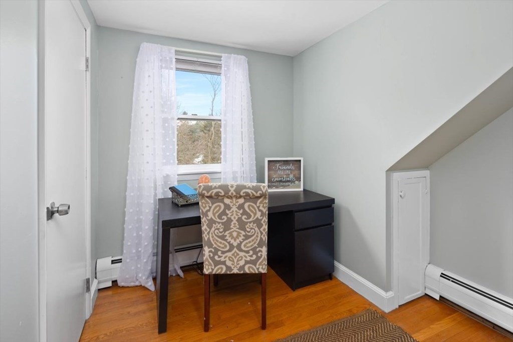 53 Winter Street Kingston, MA 02364 - Photo 21 of 28 a living room with furniture