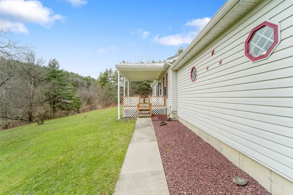 $299,999 | 1122 Day Hollow Road, Endicott, NY 13760