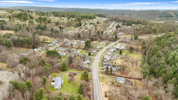 $299,999 | 1122 Day Hollow Road, Endicott, NY 13760