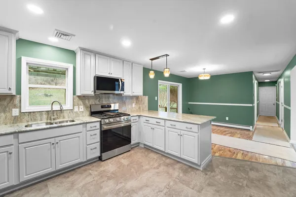 $299,999 | 1122 Day Hollow Road, Endicott, NY 13760