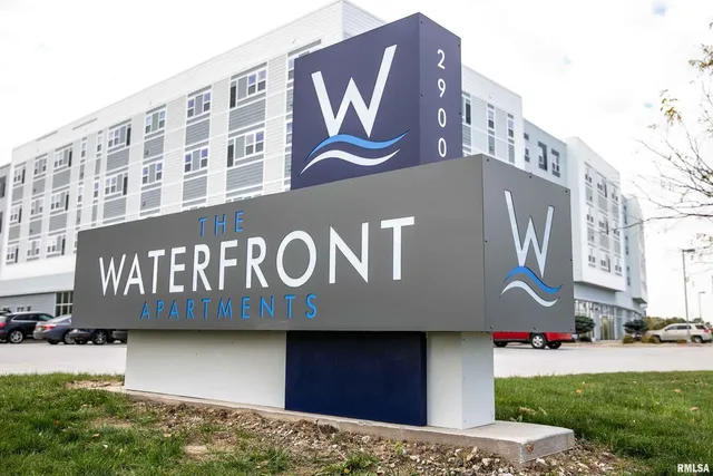 $1,599 | 2900 River Drive, Moline, IL 61265