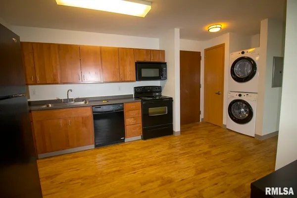 $1,599 | 2900 River Drive, Moline, IL 61265