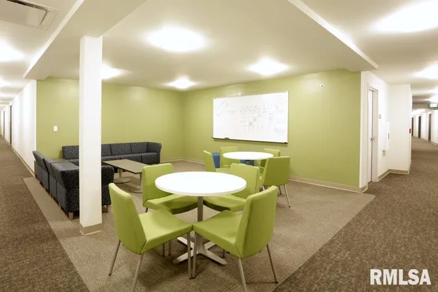 $1,599 | 2900 River Drive, Moline, IL 61265