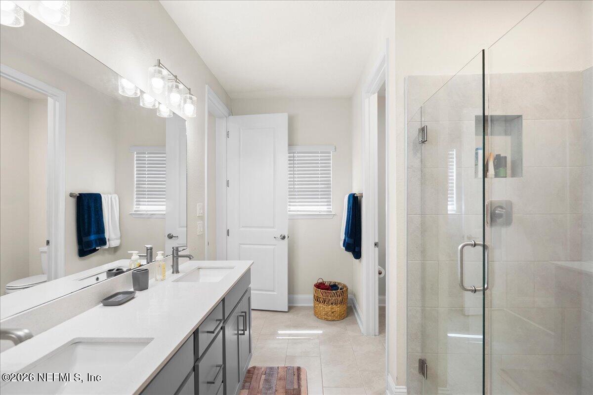 14158 Backbarrier Road Jacksonville, FL 32224 - Photo 23 of 31 Double vanity with quartz counters