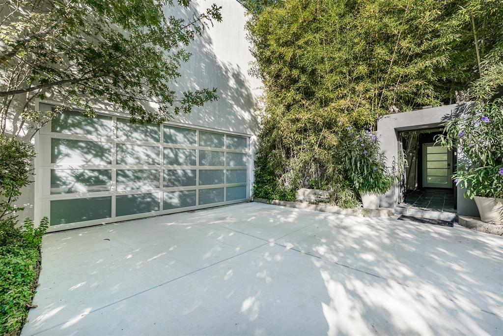 a view of a house with a trees