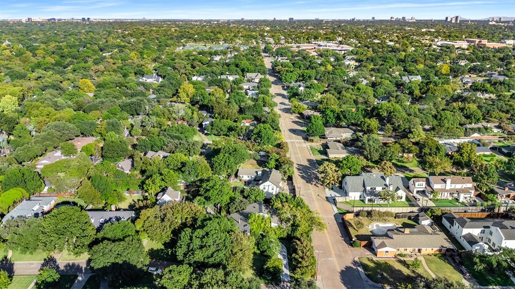 10406 Crestover Drive Dallas, TX 75229 - Photo 28 of 30 an aerial view of residential houses with outdoor space and trees