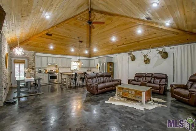 $445,000 | 171 Wendy Bend Lane, Pine Grove, LA 70453