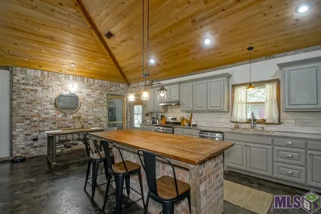 $445,000 | 171 Wendy Bend Lane, Pine Grove, LA 70453