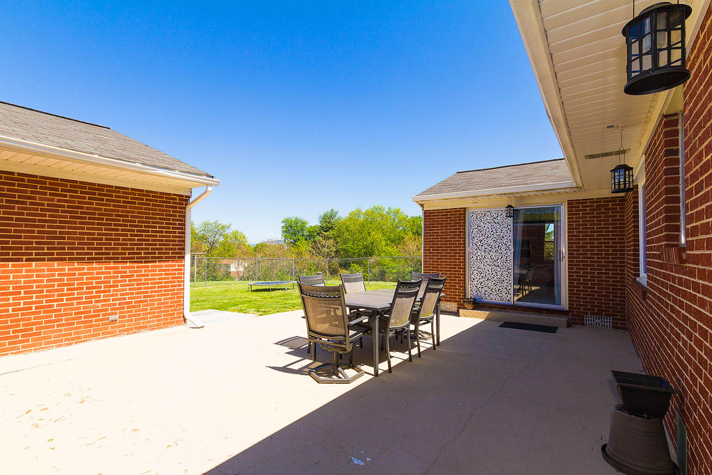 7931 Alpine Road Roanoke, VA 24019 - Photo 16 of 25 Patio