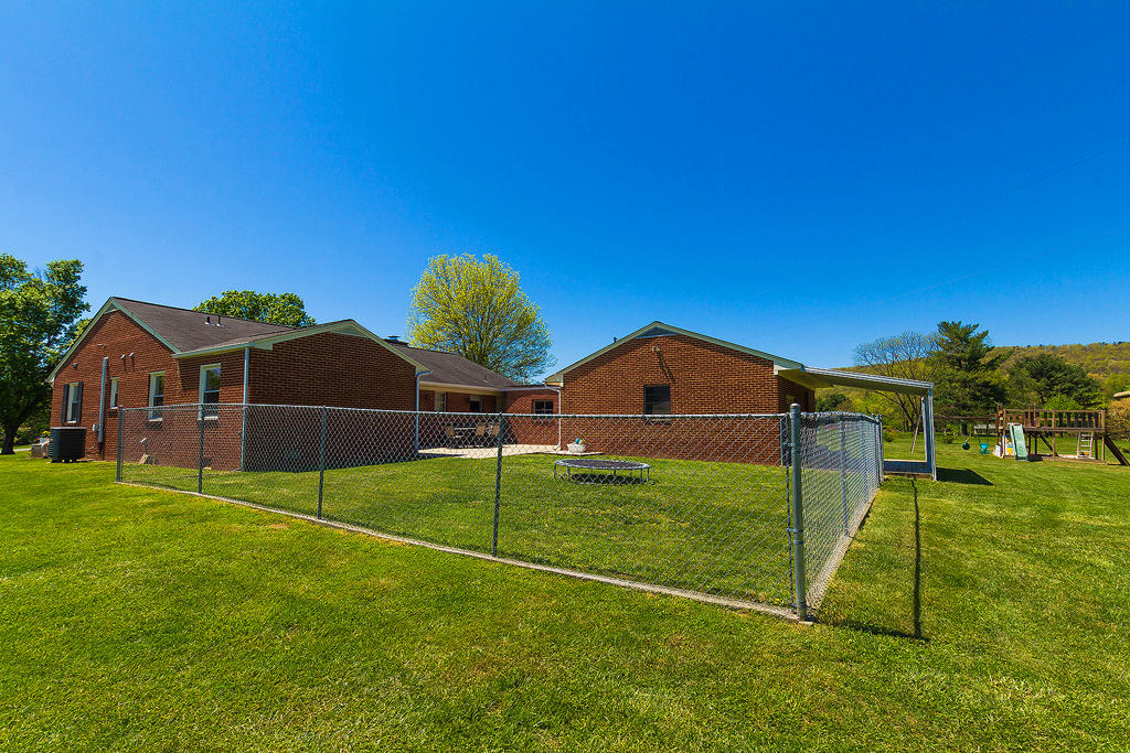 7931 Alpine Road Roanoke, VA 24019 - Photo 19 of 25 Rear View