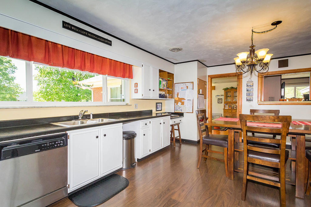 7931 Alpine Road Roanoke, VA 24019 - Photo 9 of 25 Eat-In-Kitchen 2