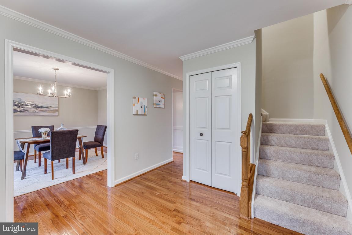 9226 Rockefeller Lane Springfield, VA 22153 - Photo 5 of 58