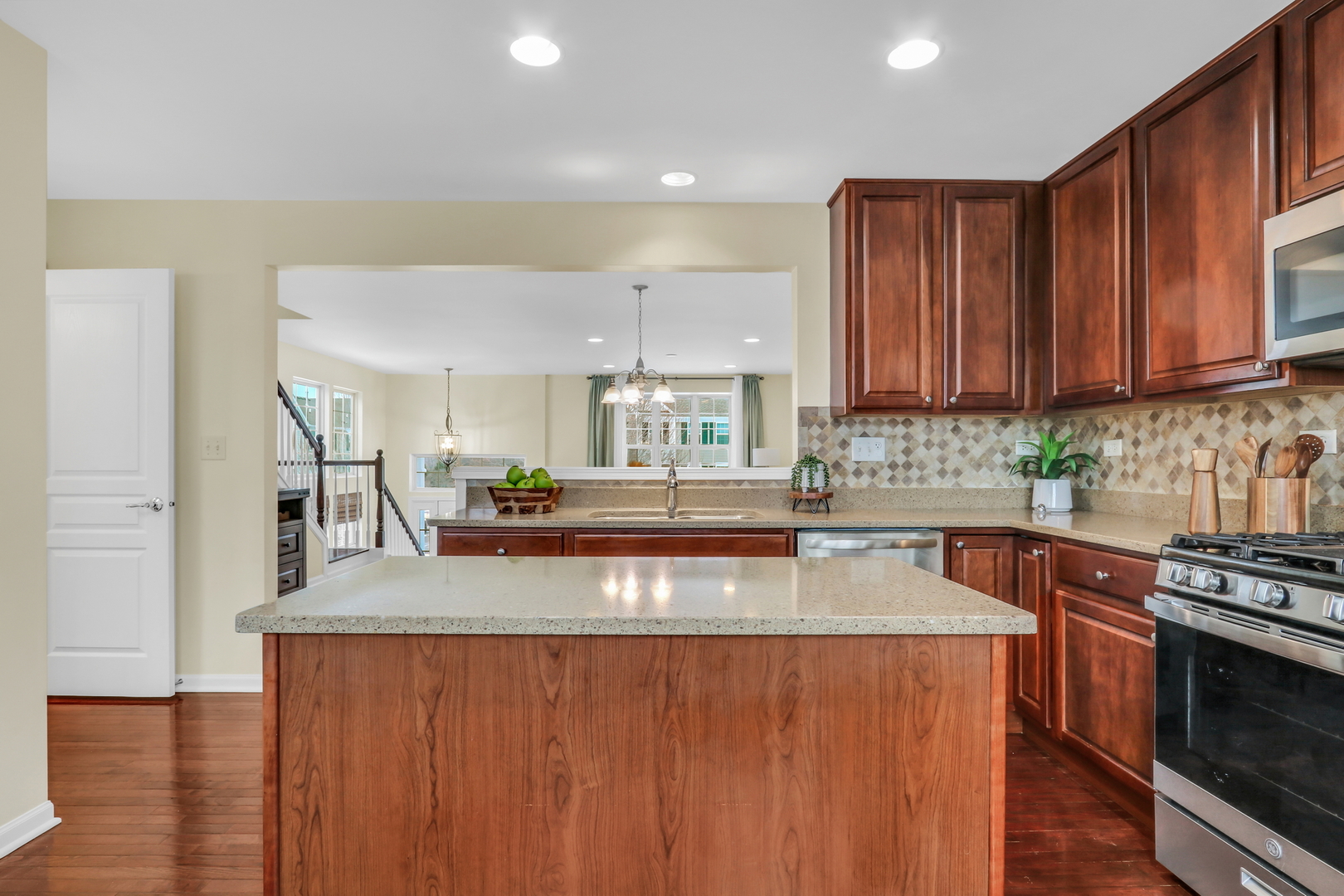 3210 Neubauer Circle Lindenhurst, IL 60046 - Photo 13 of 36