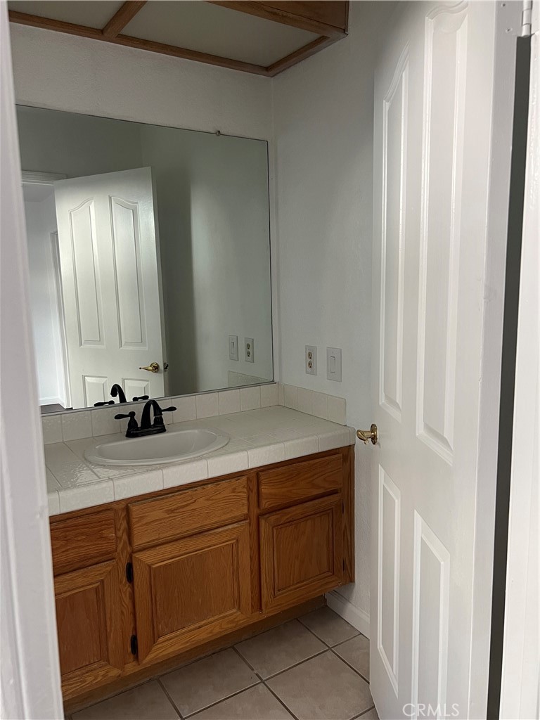 16401 Mountain Mist Street Riverside, CA 92503 - Photo 8 of 9