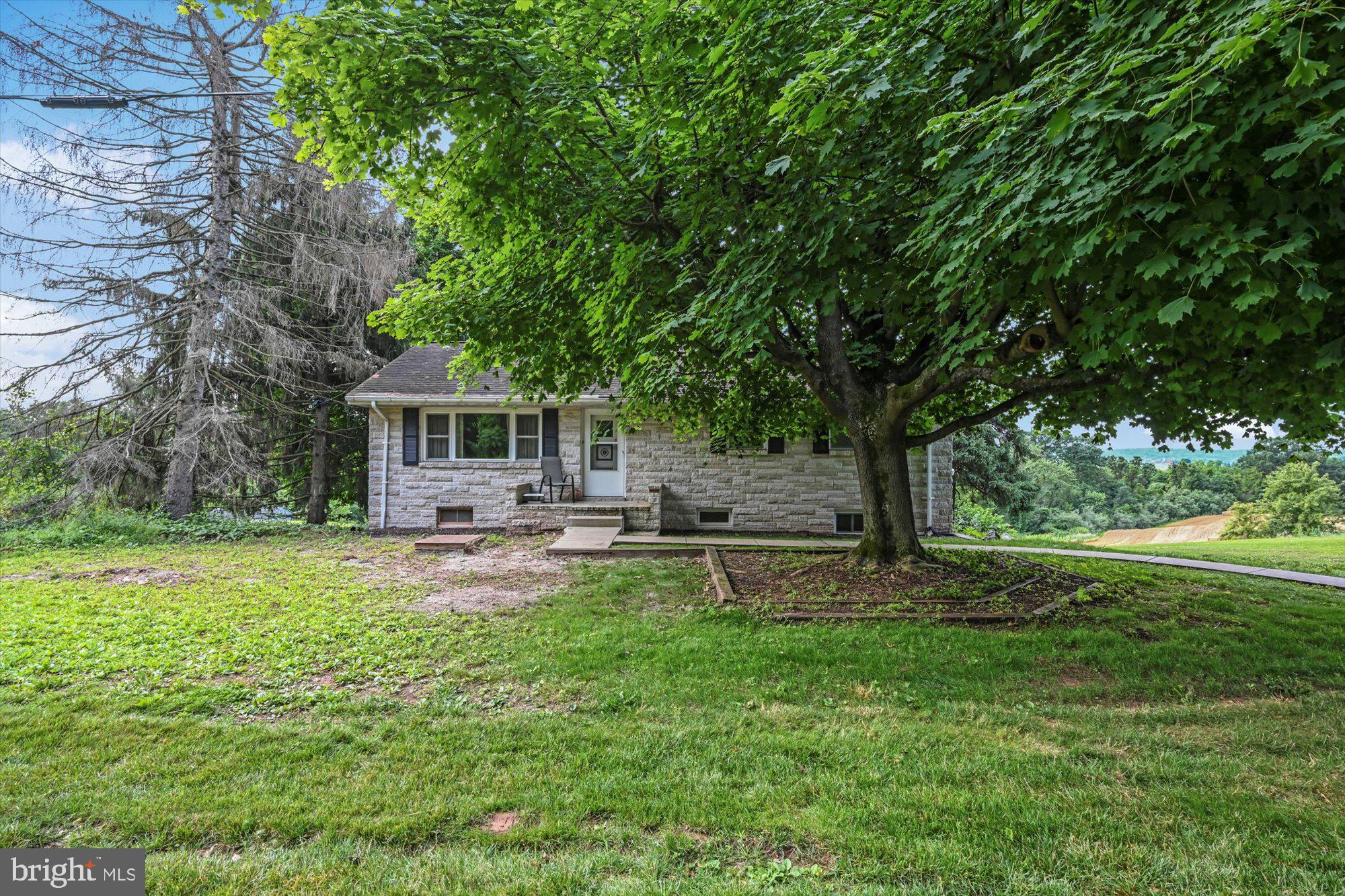 8066 Colebrook Road Palmyra, PA 17078 - Photo 1 of 27 Gallery Image 1