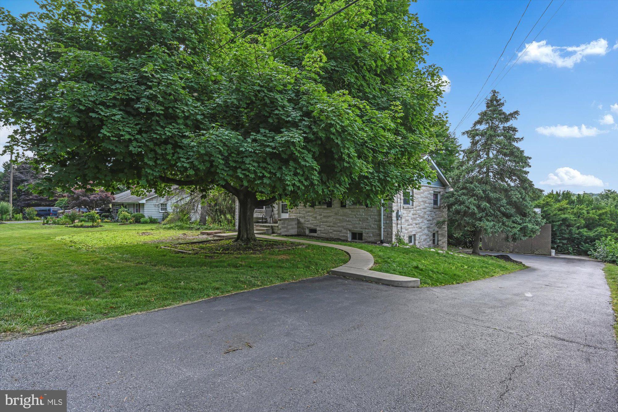 8066 Colebrook Road Palmyra, PA 17078 - Photo 2 of 27 Gallery Image 2