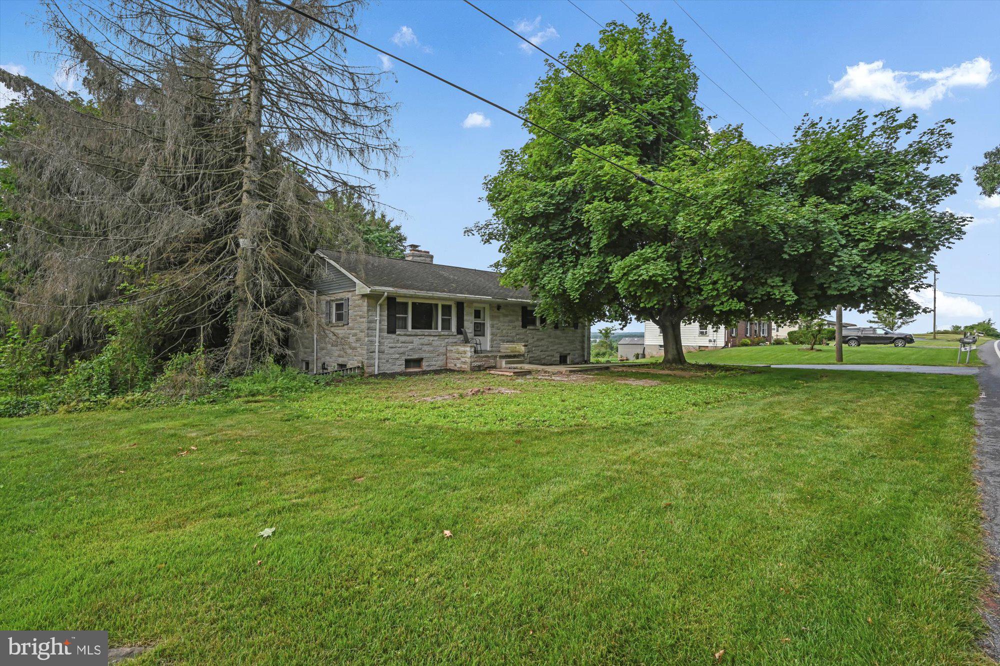 8066 Colebrook Road Palmyra, PA 17078 - Photo 3 of 27 Gallery Image 3