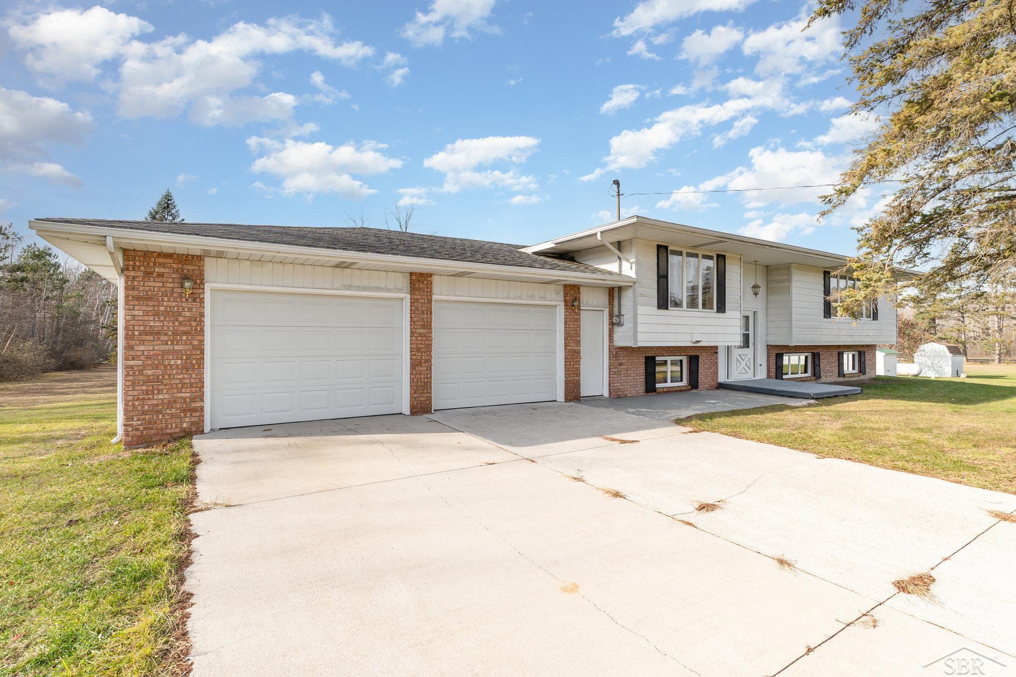 3532 South 10 Mile Road Breckenridge, MI 48615 - Photo 2 of 33